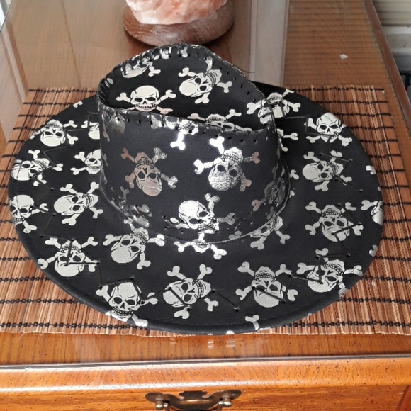 Amscan Other - Skull & Crossbones Cowboy Hat